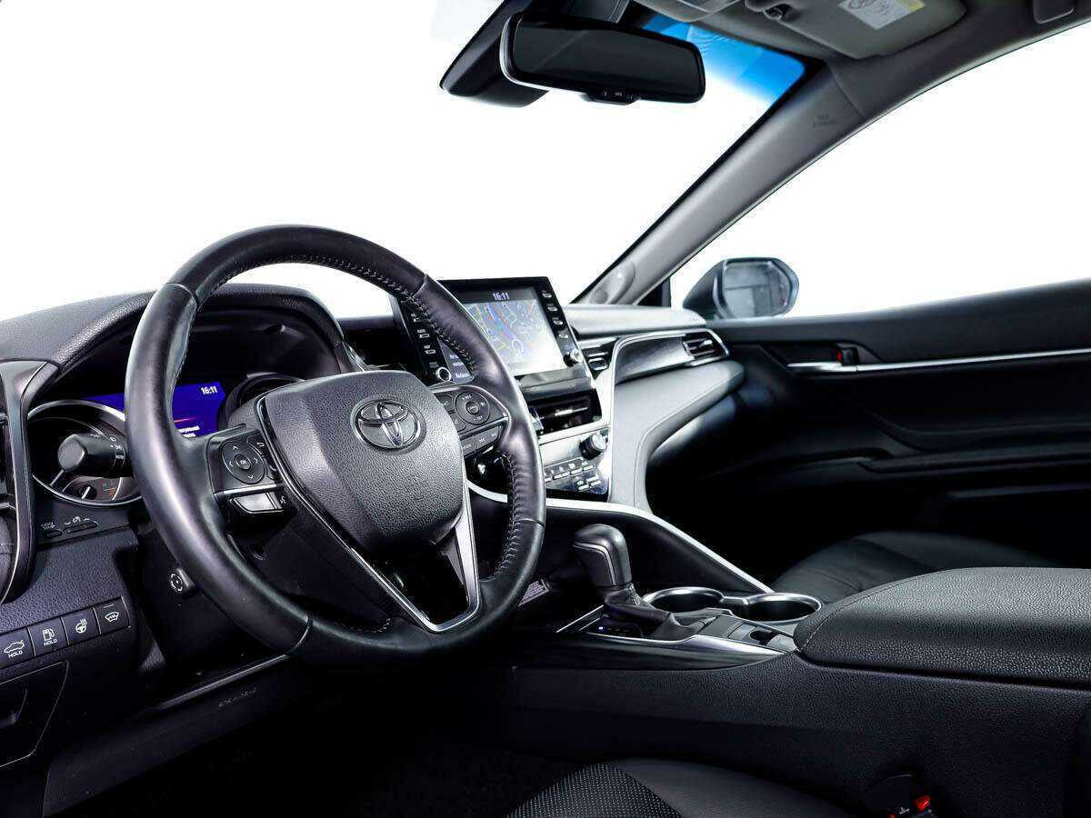 Купить Toyota Camry с пробегом. Фото: #9