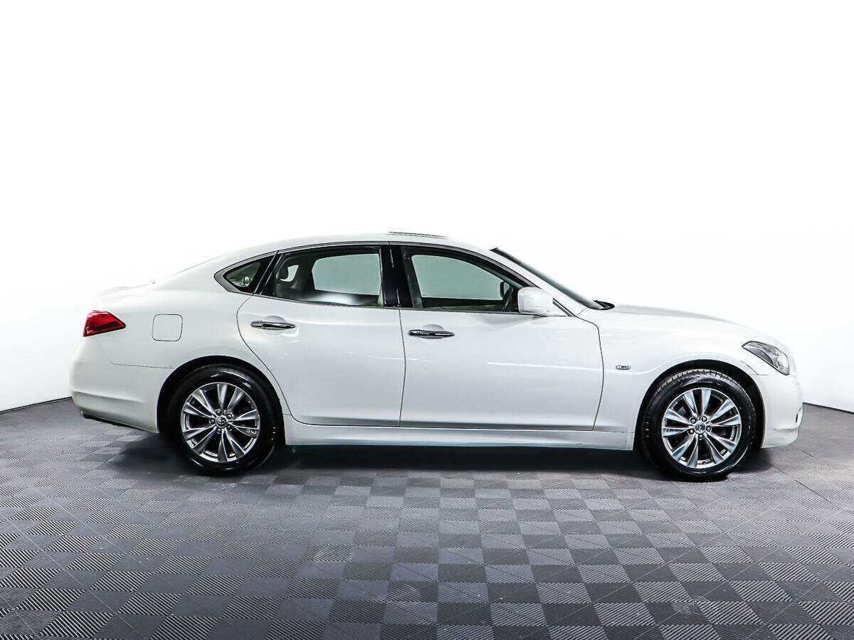 Купить Infiniti M с пробегом. Фото: #3