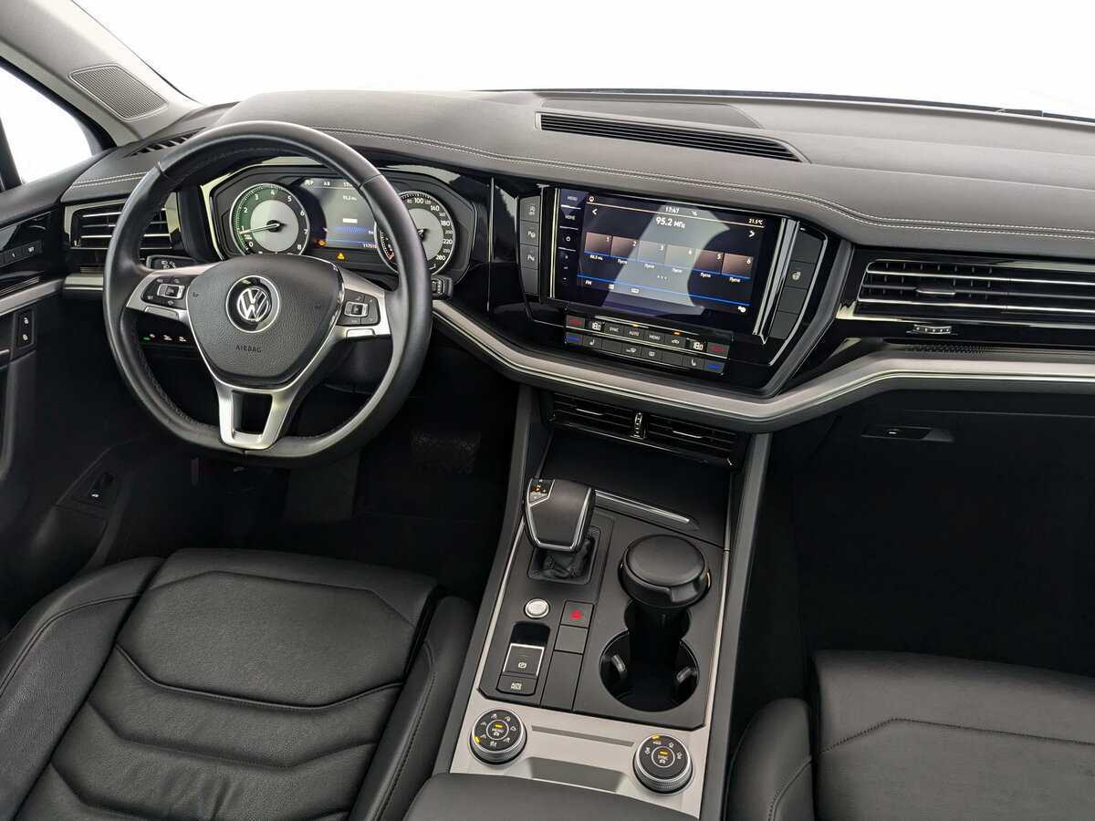 Купить Volkswagen Touareg с пробегом. Фото: #22