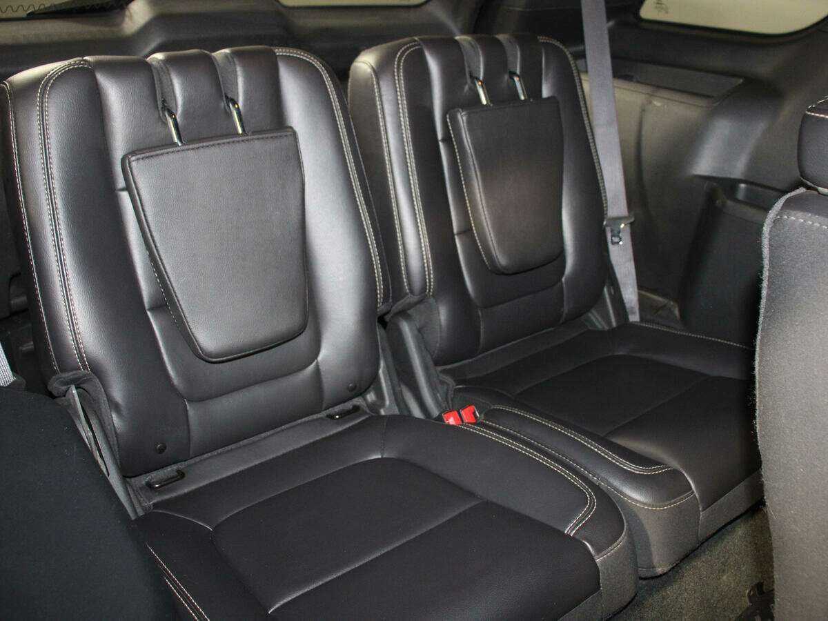 Купить Ford Explorer с пробегом. Фото: #7
