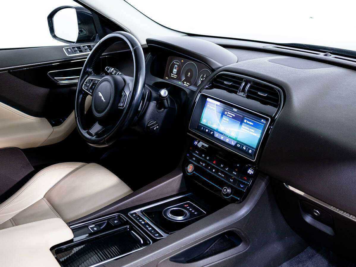 Купить Jaguar F-Pace с пробегом. Фото: #23