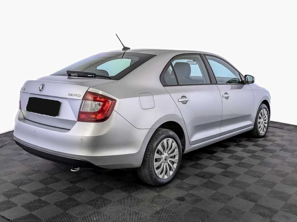 Купить Skoda Rapid с пробегом. Фото: #4