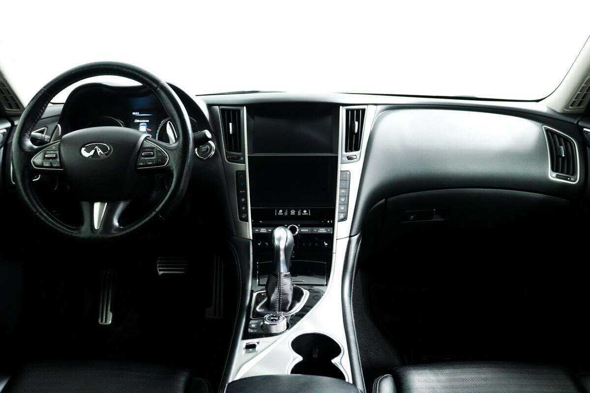 Купить Infiniti Q50 с пробегом. Фото: #10
