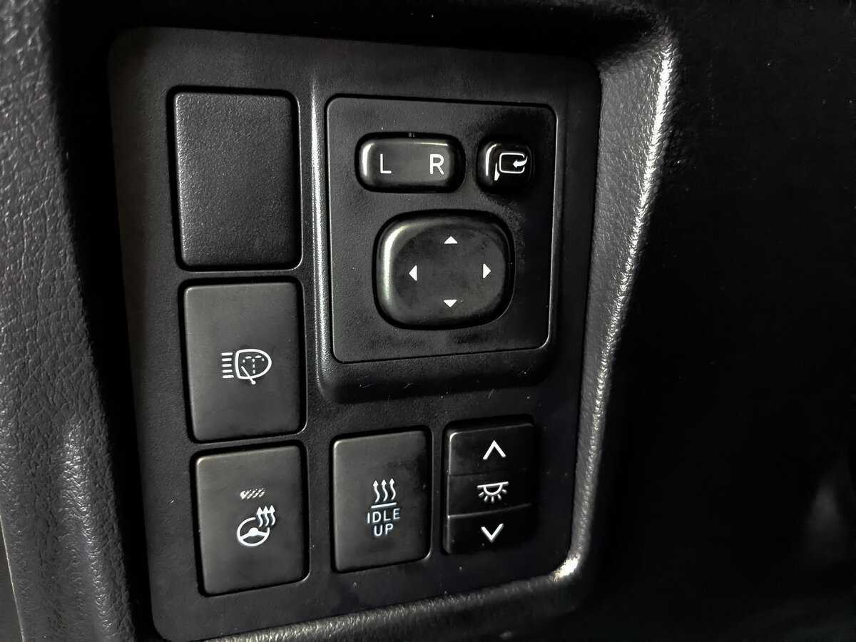 Купить Toyota Land Cruiser Prado с пробегом. Фото: #21