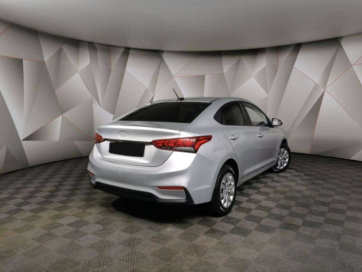 Купить Hyundai Solaris с пробегом. Фото: #1