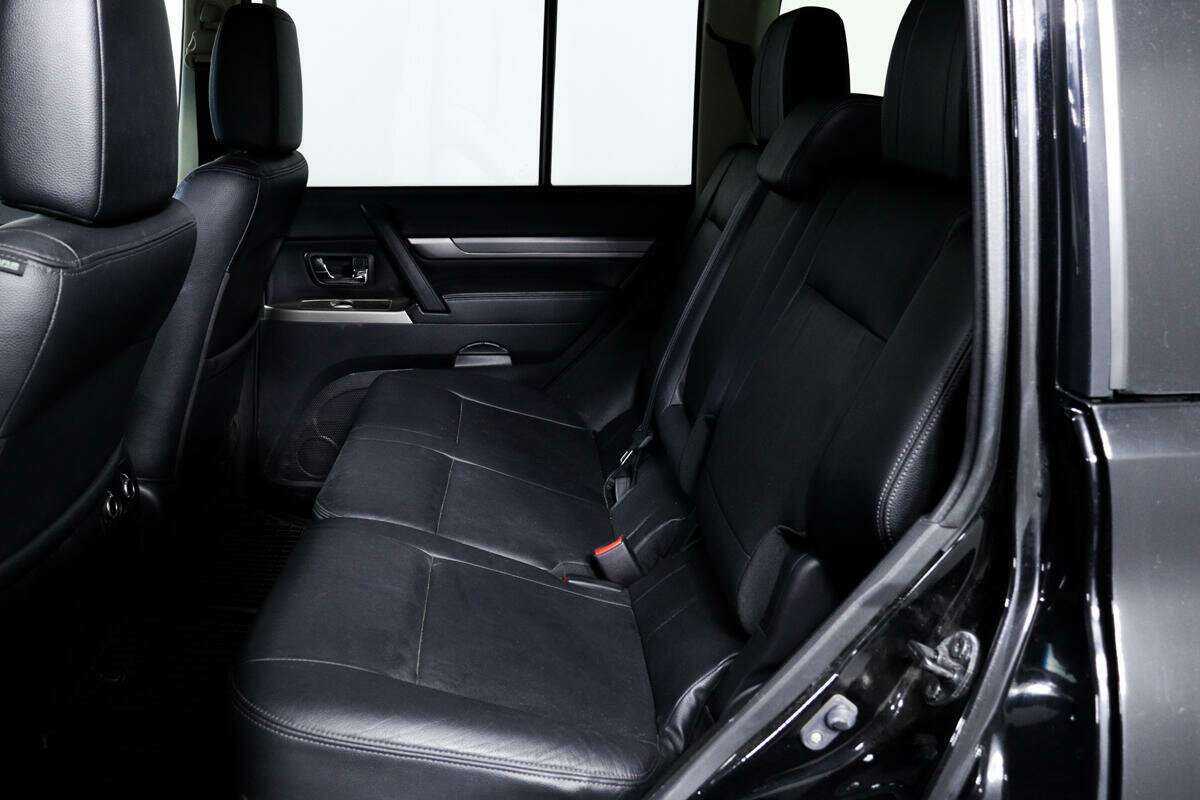 Купить Mitsubishi Pajero с пробегом. Фото: #10