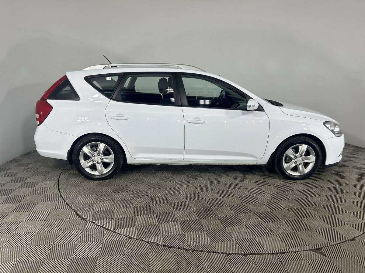 Купить Kia Ceed с пробегом. Фото: #3