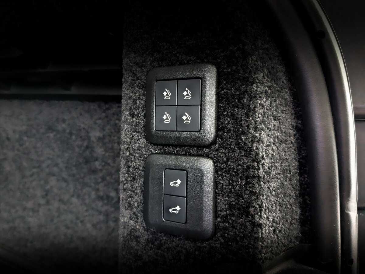 Купить Land Rover Range Rover с пробегом. Фото: #25