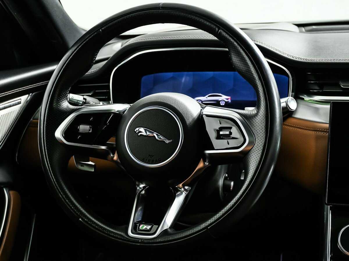 Купить Jaguar XF с пробегом. Фото: #11