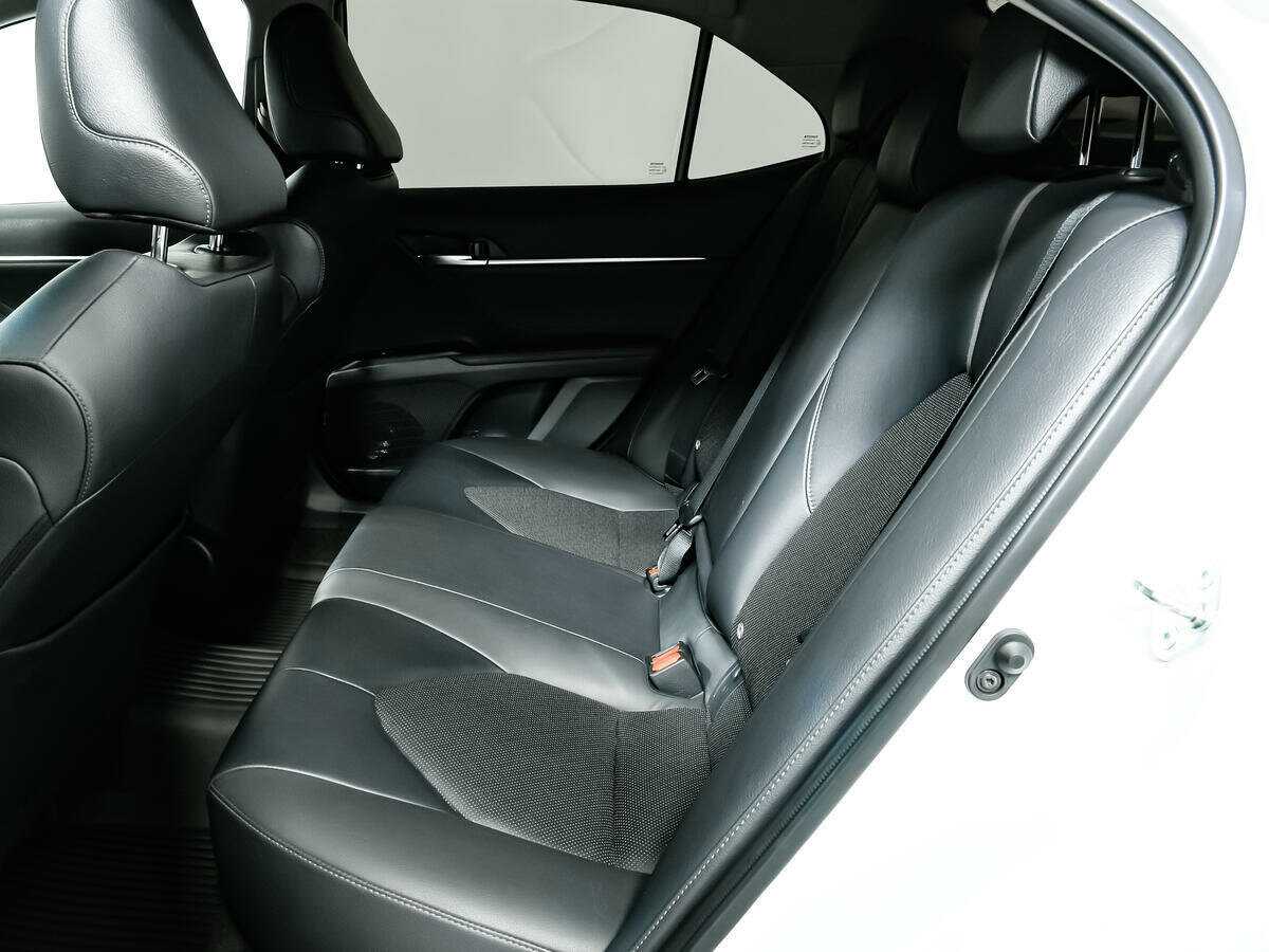 Купить Toyota Camry с пробегом. Фото: #11