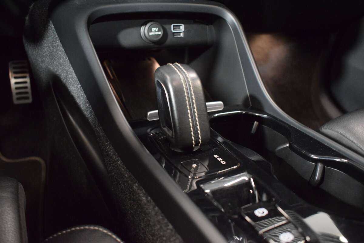 Купить Volvo XC40 с пробегом. Фото: #20
