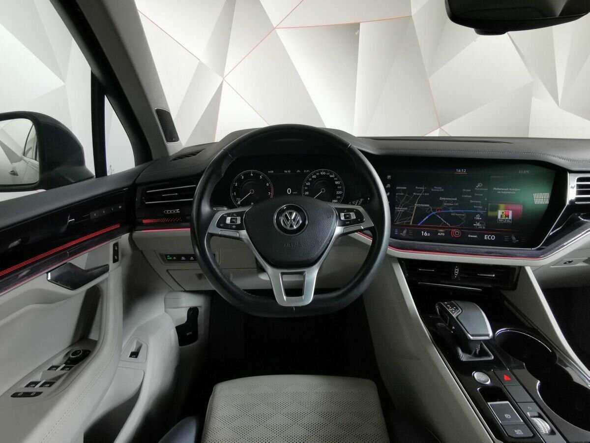 Купить Volkswagen Touareg с пробегом. Фото: #14
