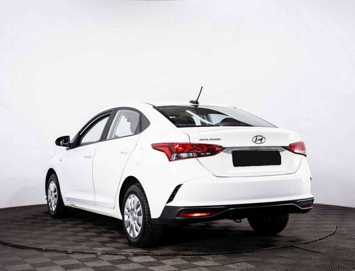 Купить Hyundai Solaris с пробегом. Фото: #3