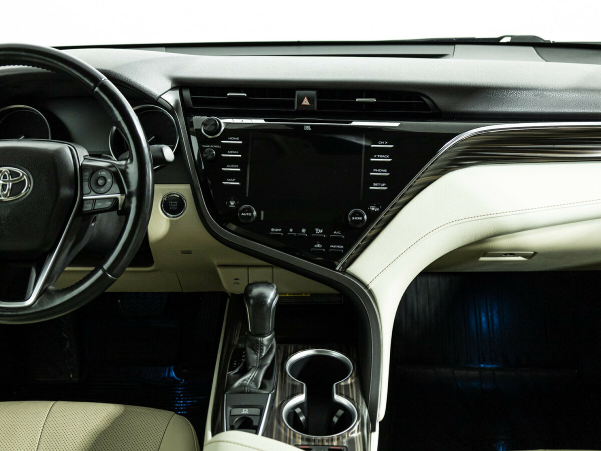 Купить Toyota Camry с пробегом. Фото: #11
