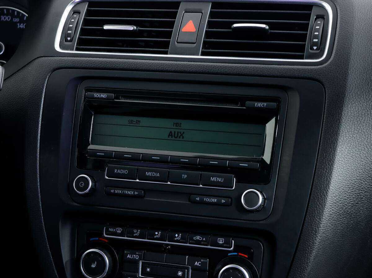 Купить Volkswagen Jetta с пробегом. Фото: #14