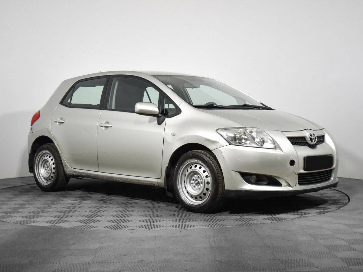Купить Toyota Auris с пробегом. Фото: #2