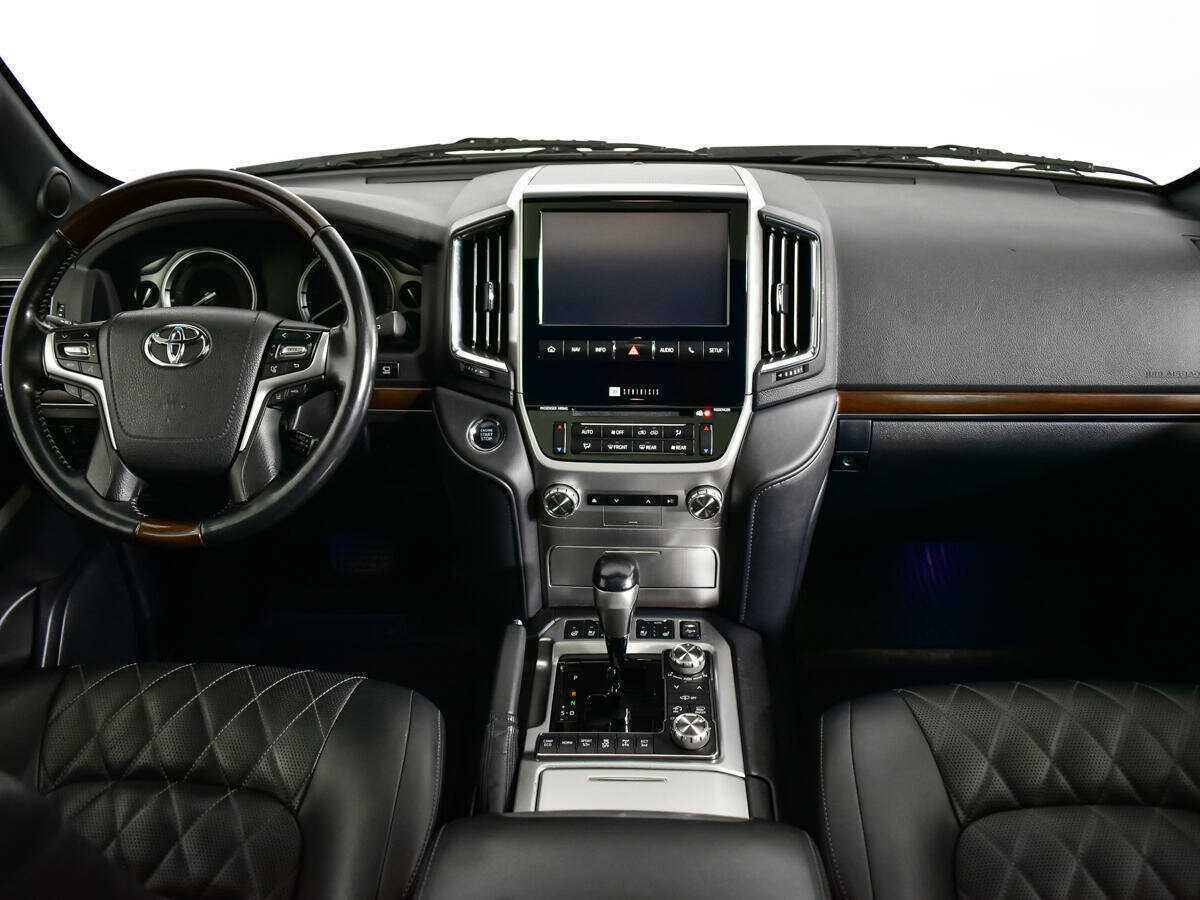 Купить Toyota Land Cruiser с пробегом. Фото: #11
