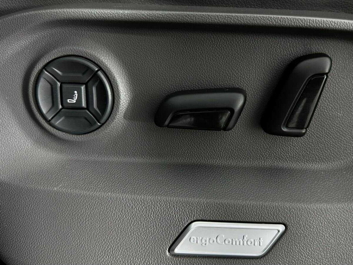 Купить Volkswagen Touareg с пробегом. Фото: #15