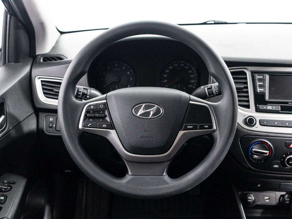Купить Hyundai Solaris с пробегом. Фото: #16