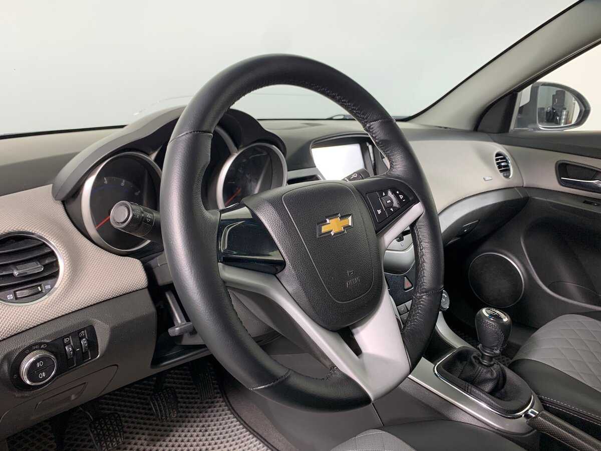 Купить Chevrolet Cruze с пробегом. Фото: #11