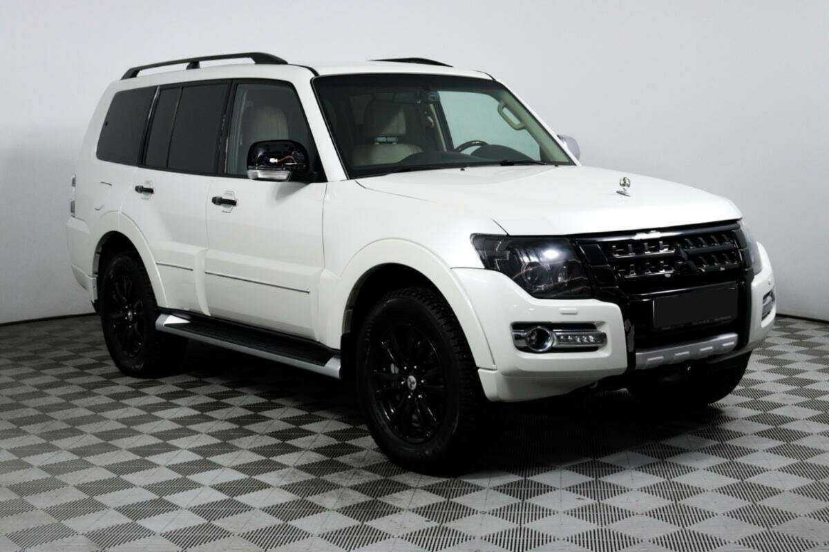 Купить Mitsubishi Pajero с пробегом. Фото: #2