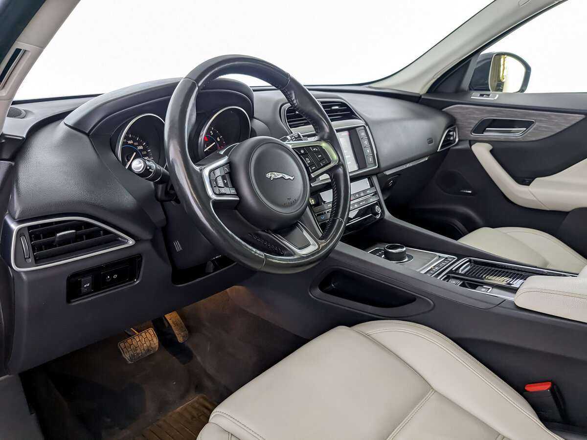 Купить Jaguar F-Pace с пробегом. Фото: #15