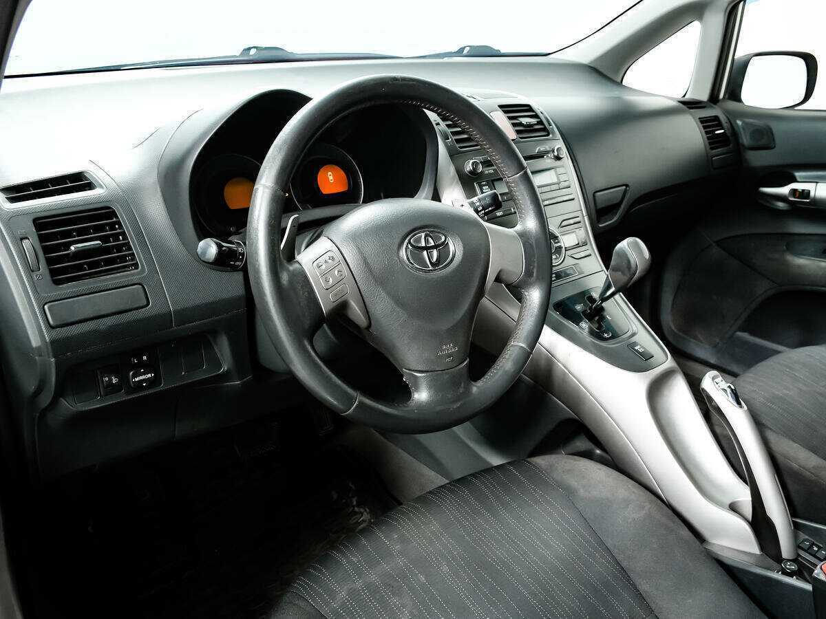 Купить Toyota Auris с пробегом. Фото: #11