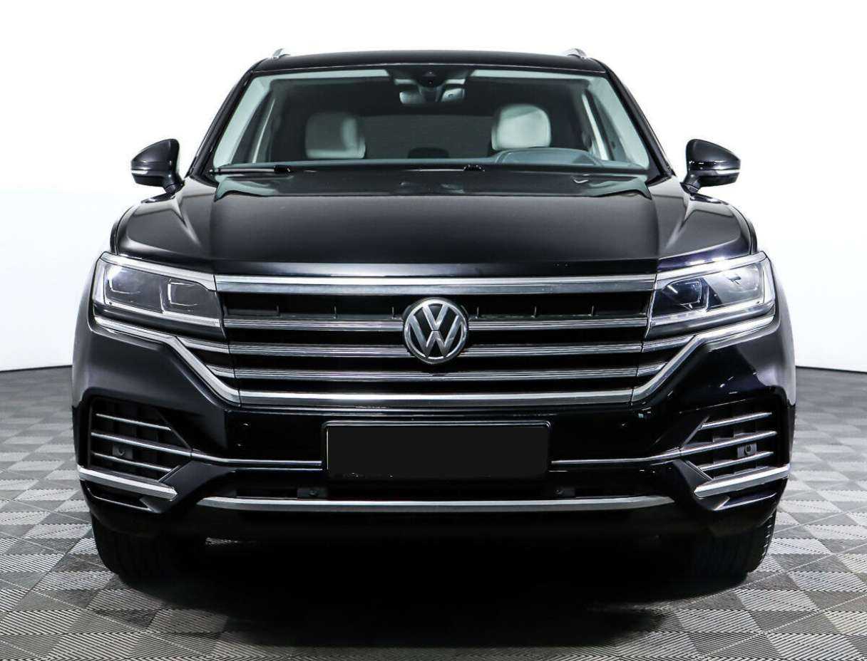Купить Volkswagen Touareg с пробегом. Фото: #1