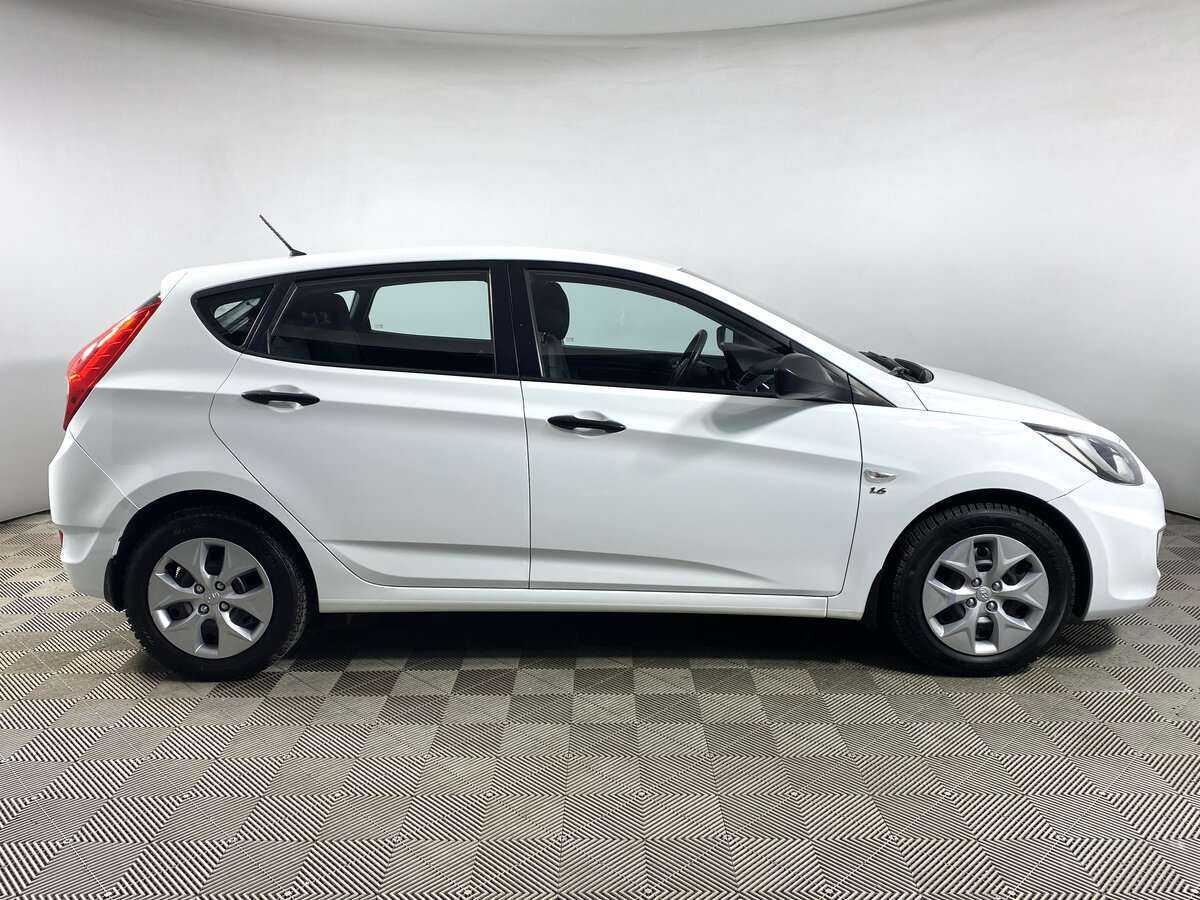 Купить Hyundai Solaris с пробегом. Фото: #3