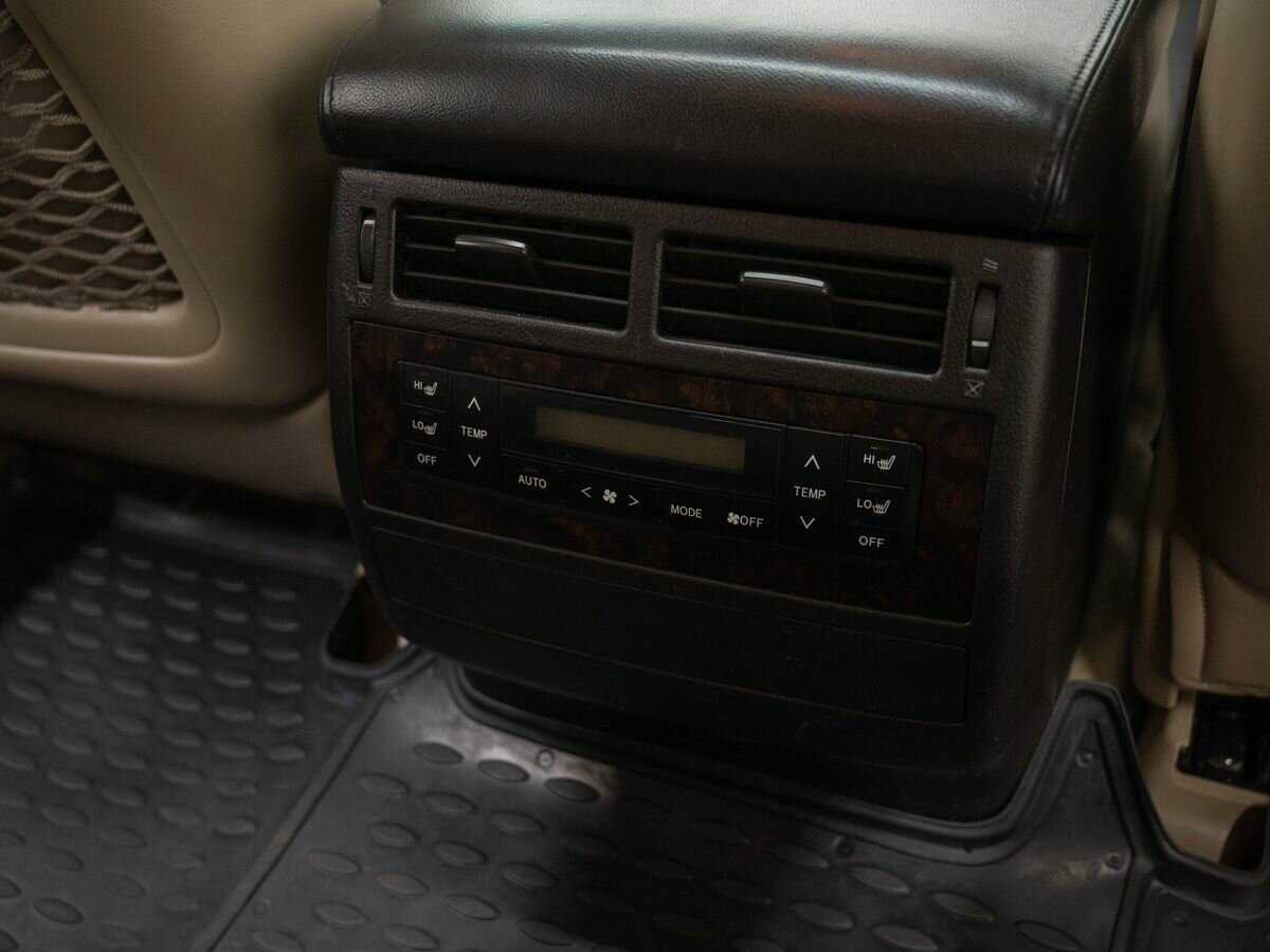 Купить Toyota Land Cruiser с пробегом. Фото: #9
