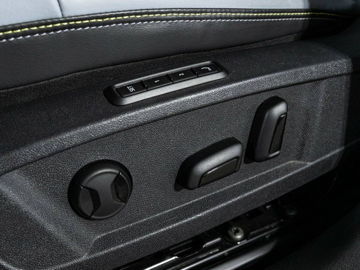 Купить Volkswagen ID.4 с пробегом. Фото: #16
