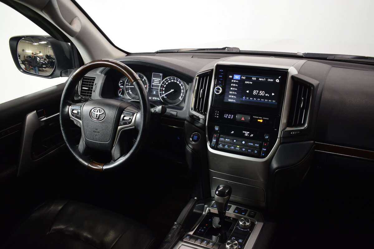 Купить Toyota Land Cruiser с пробегом. Фото: #9