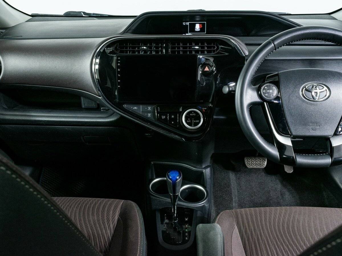 Купить Toyota Aqua с пробегом. Фото: #6