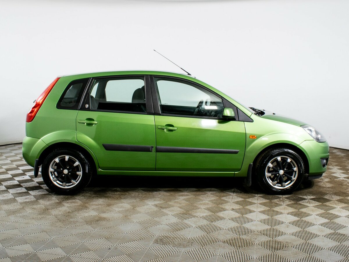 Купить Ford Fiesta с пробегом. Фото: #3