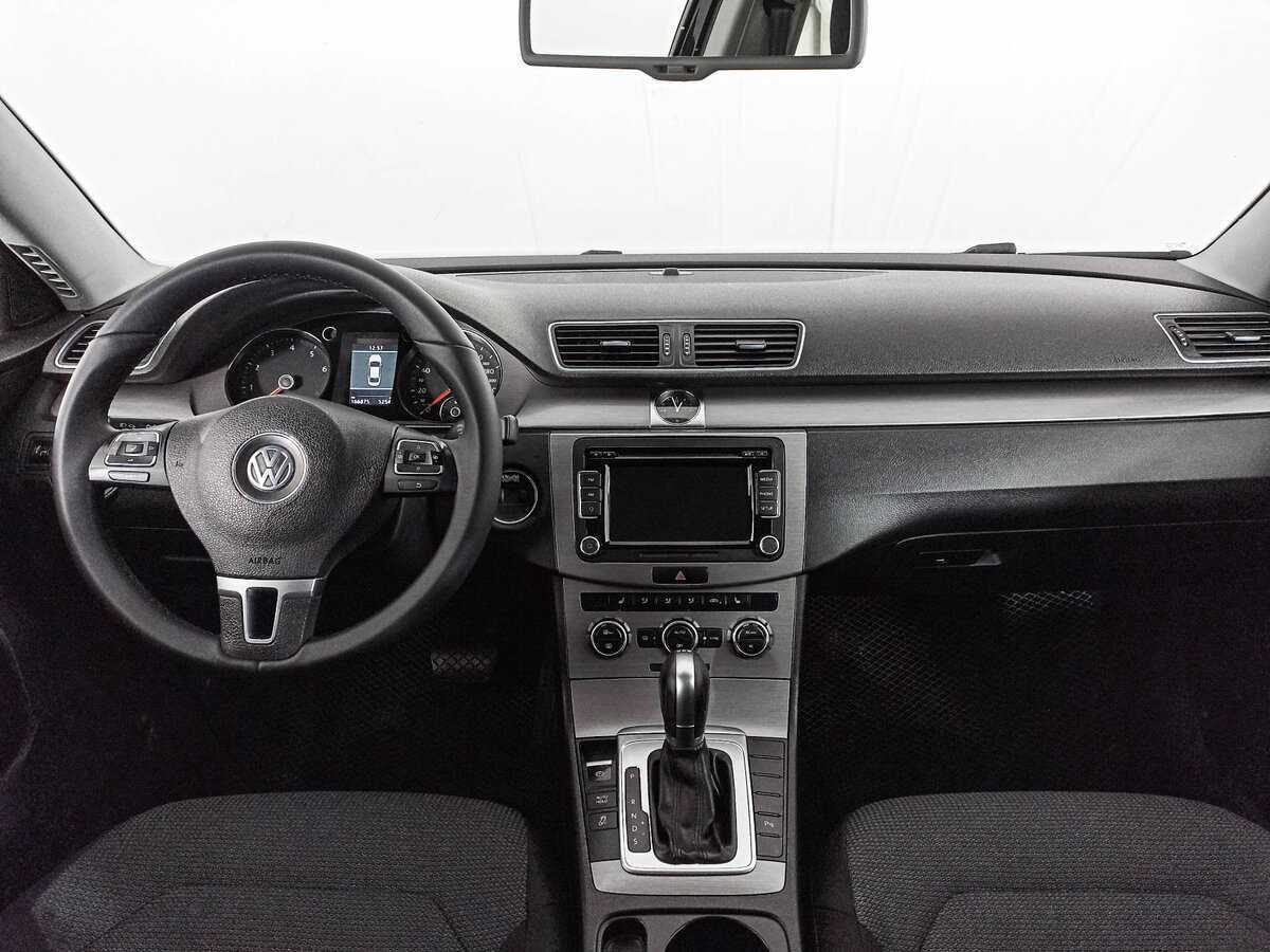 Купить Volkswagen Passat с пробегом. Фото: #11