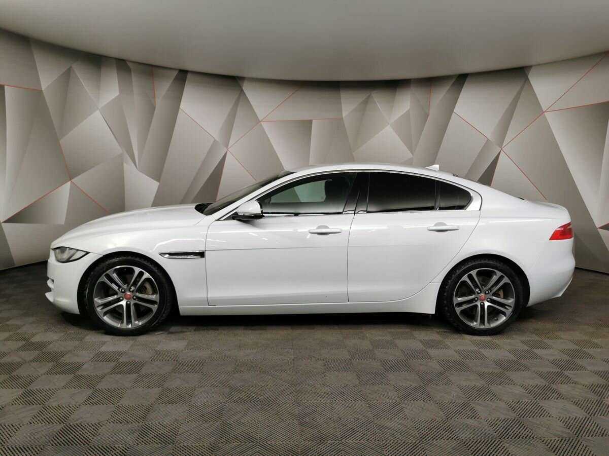 Купить Jaguar XE с пробегом. Фото: #4