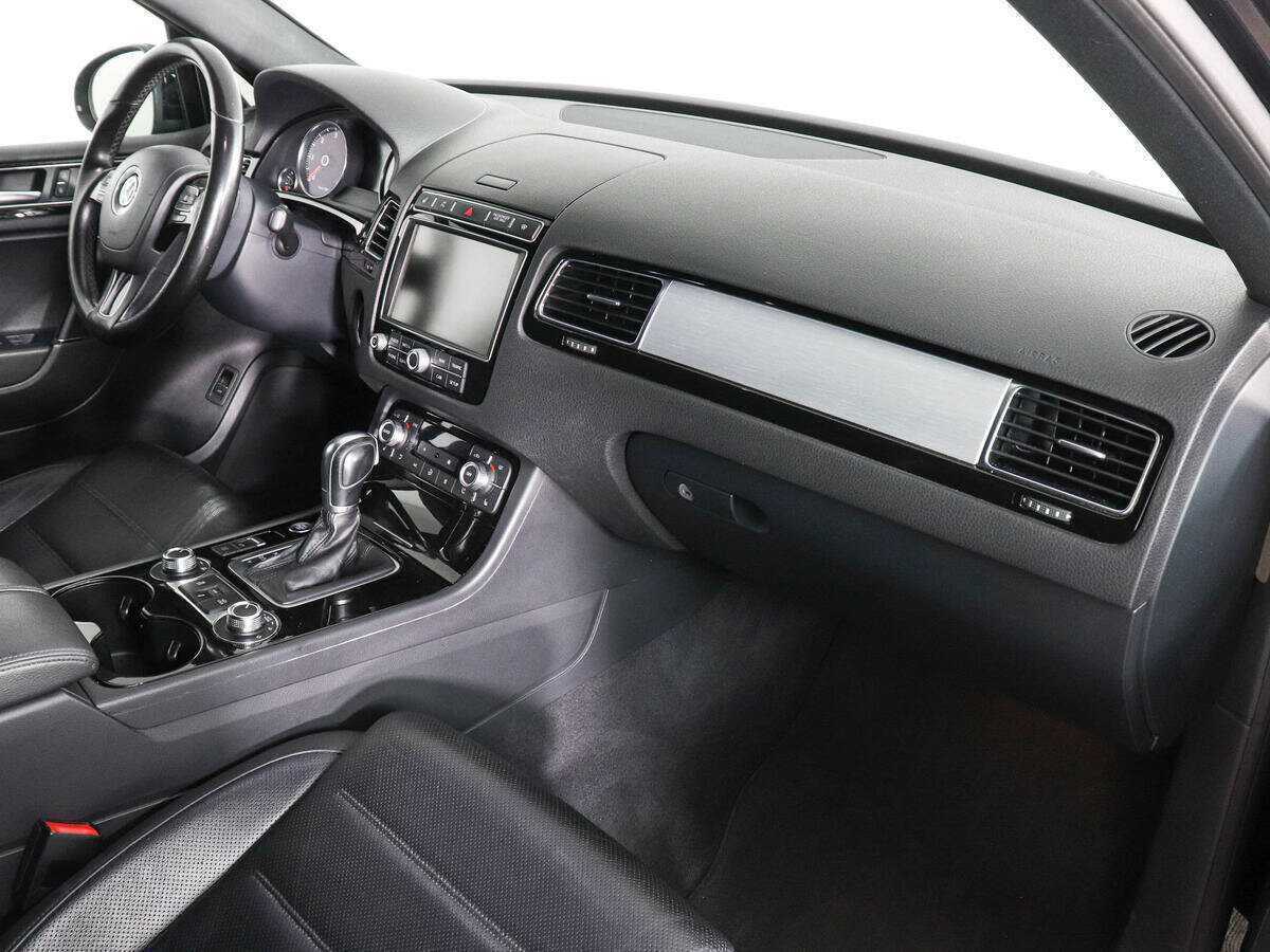 Купить Volkswagen Touareg с пробегом. Фото: #5