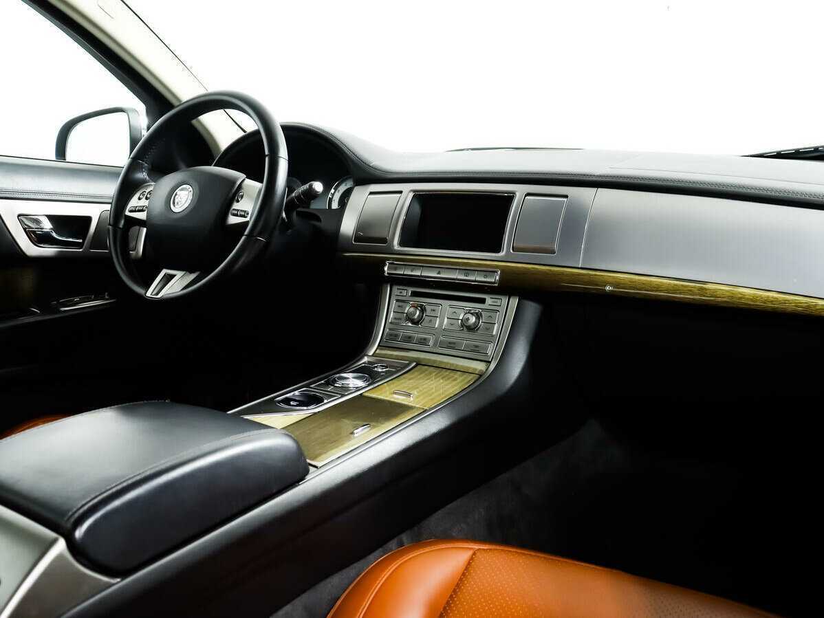 Купить Jaguar XF с пробегом. Фото: #8