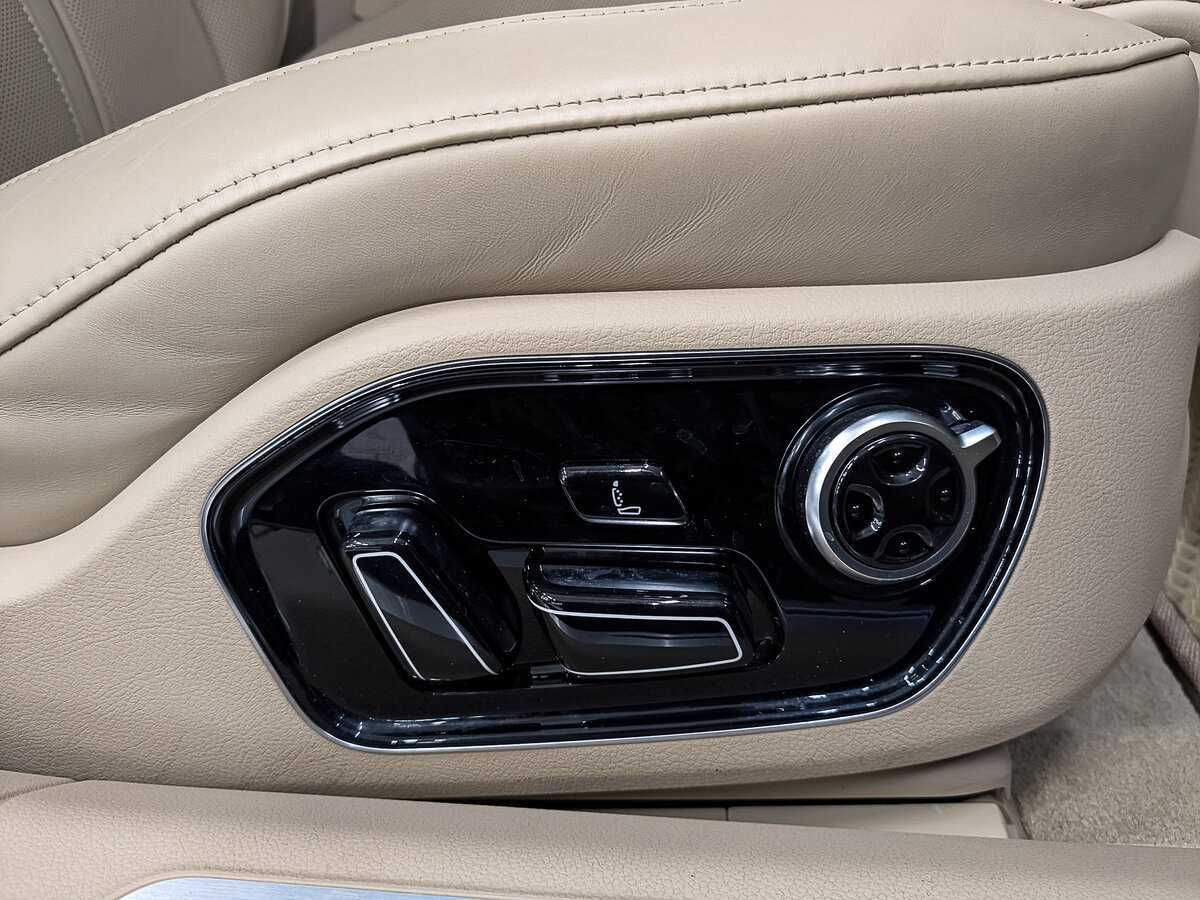 Купить Audi A8 с пробегом. Фото: #24