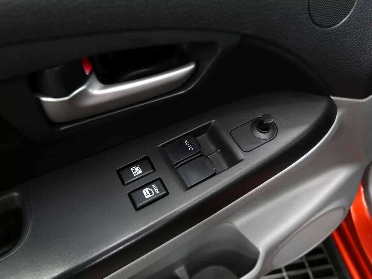 Купить Suzuki SX4 с пробегом. Фото: #15