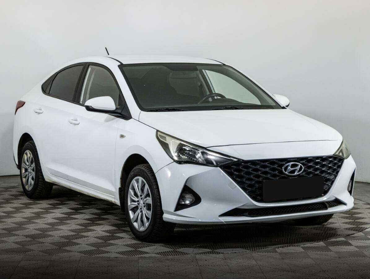 Купить Hyundai Solaris с пробегом. Фото: #2