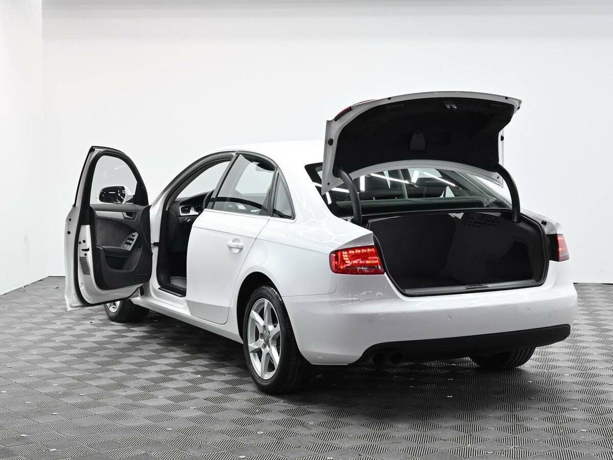 Купить Audi A4 с пробегом. Фото: #4