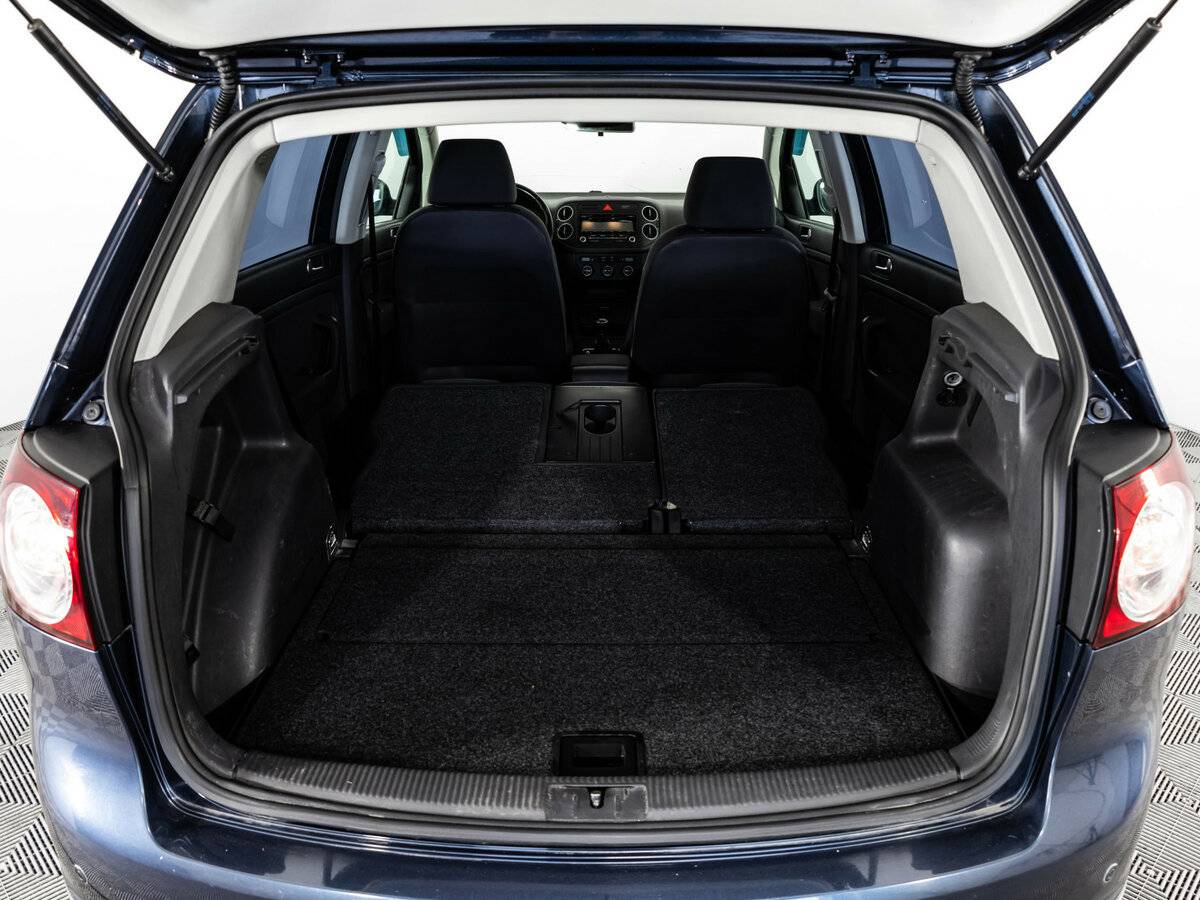 Купить Volkswagen Golf Plus с пробегом. Фото: #18