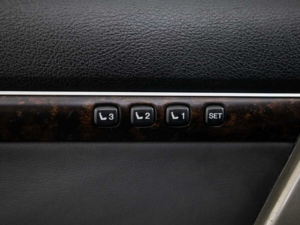 Купить Toyota Land Cruiser с пробегом. Фото: #18