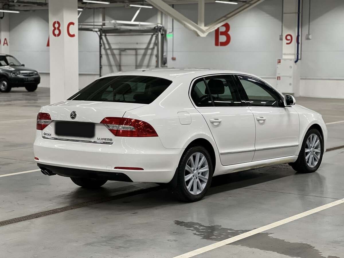 Купить Skoda Superb с пробегом. Фото: #4