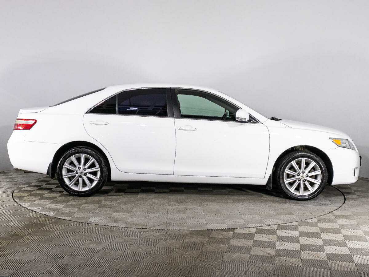 Купить Toyota Camry с пробегом. Фото: #3