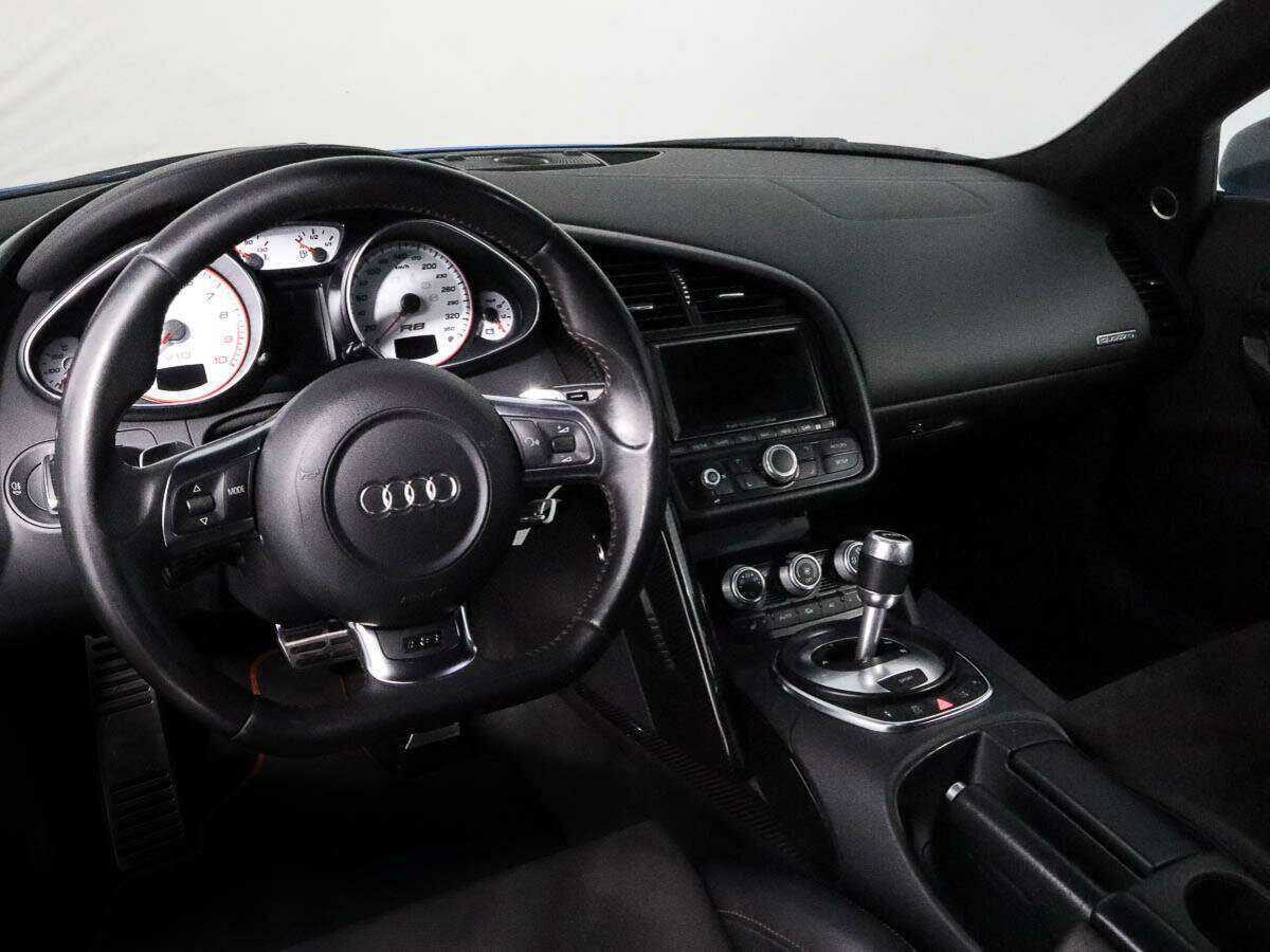 Купить Audi R8 с пробегом. Фото: #8