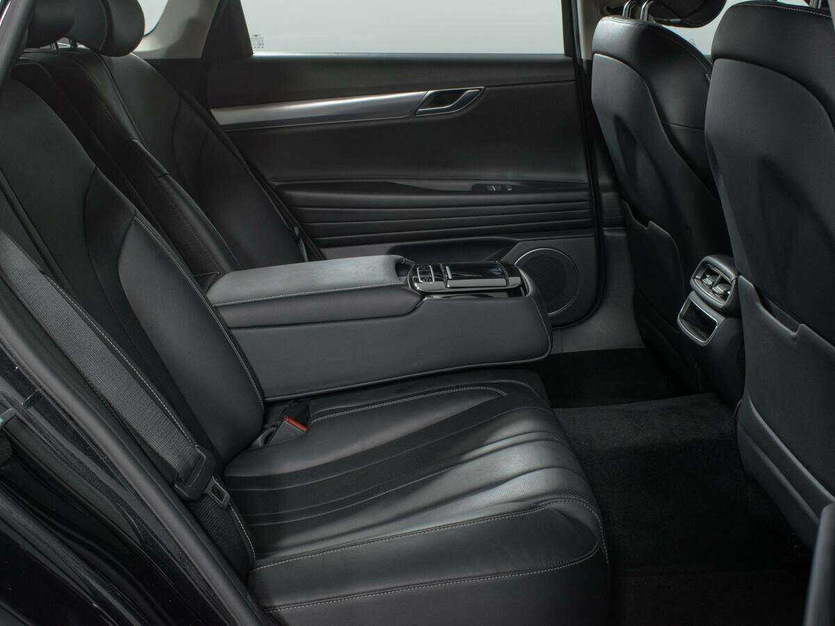 Купить Genesis G80 с пробегом. Фото: #13