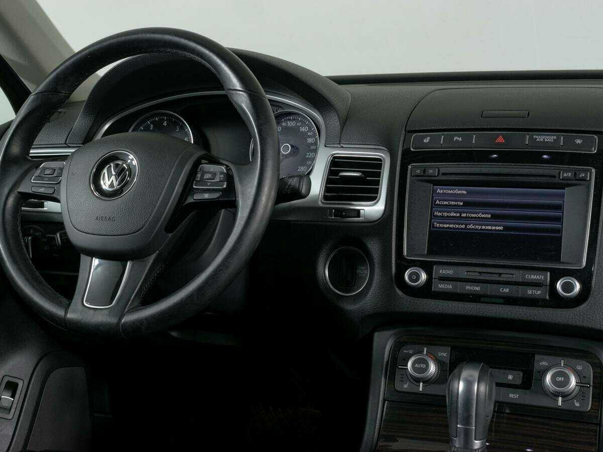 Купить Volkswagen Touareg с пробегом. Фото: #10