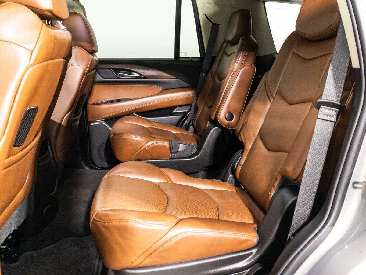Купить Cadillac Escalade с пробегом. Фото: #9